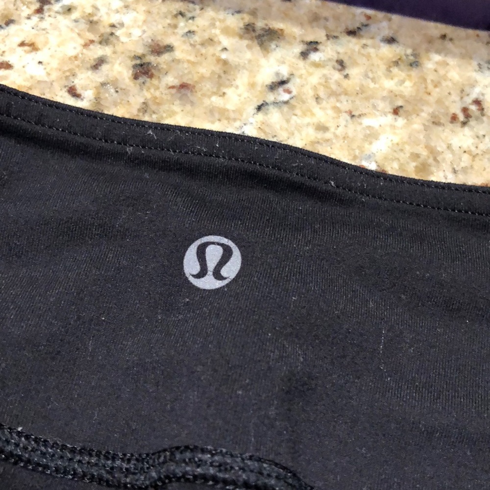 Lululemon Reversible Crop - Picture 4 of 16